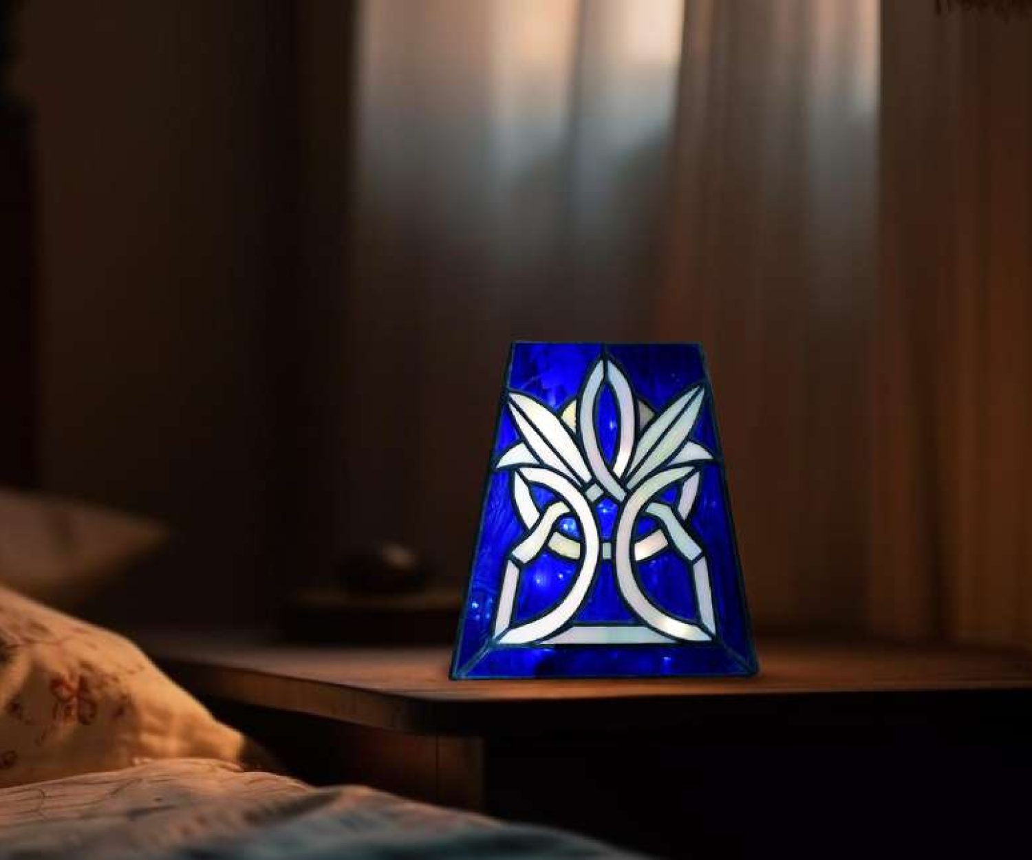 Stained Glass-Lantern-Trinity-Sapphire