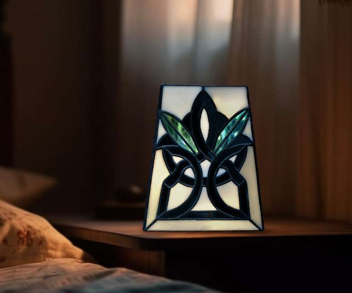 Stained Glass-Lantern-Trinity-Translucnet Ivory