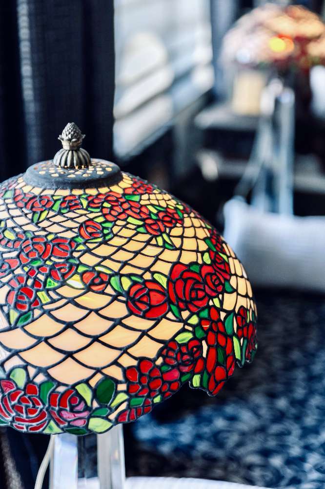 Stained glass Tiffany Lamp-Rose Garland-crimson